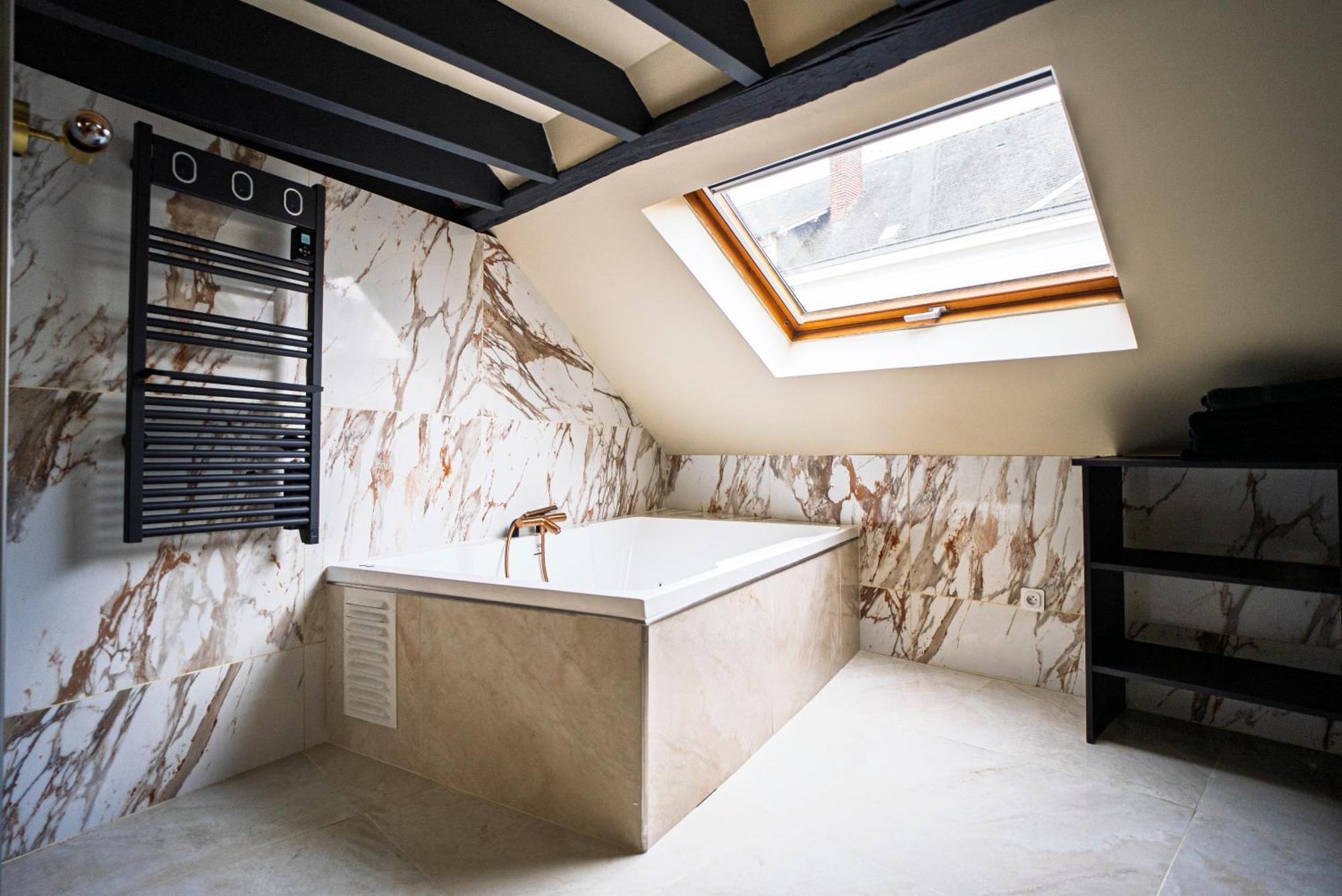 La Marble Room - Suite Balneo & Sauna Angers Ngoại thất bức ảnh